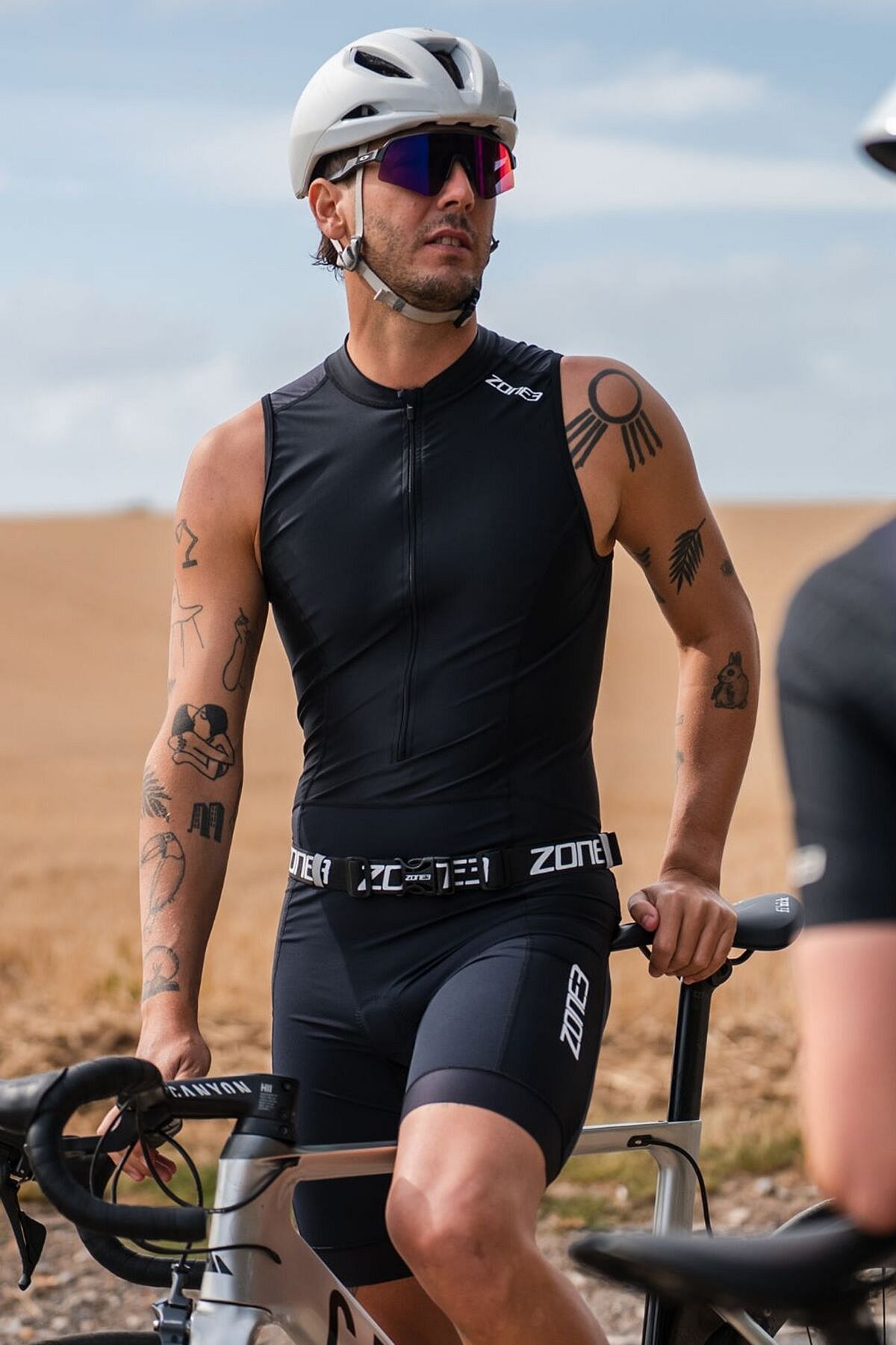 140051-Zone3-Activate-trisuit-mouwloos-heren-zwart-afbeelding-3