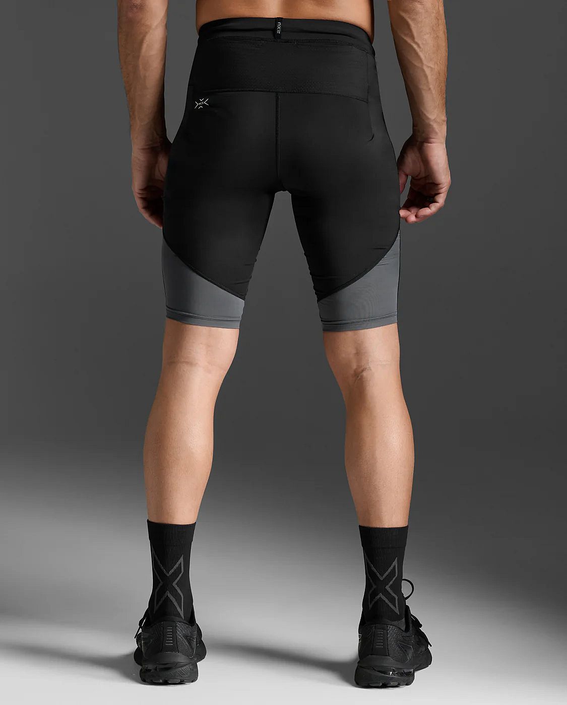 113551-2XU-Light-Speed-React-Compression-Shorts-BlackWhite-Reflective-Heren-afbeelding-4