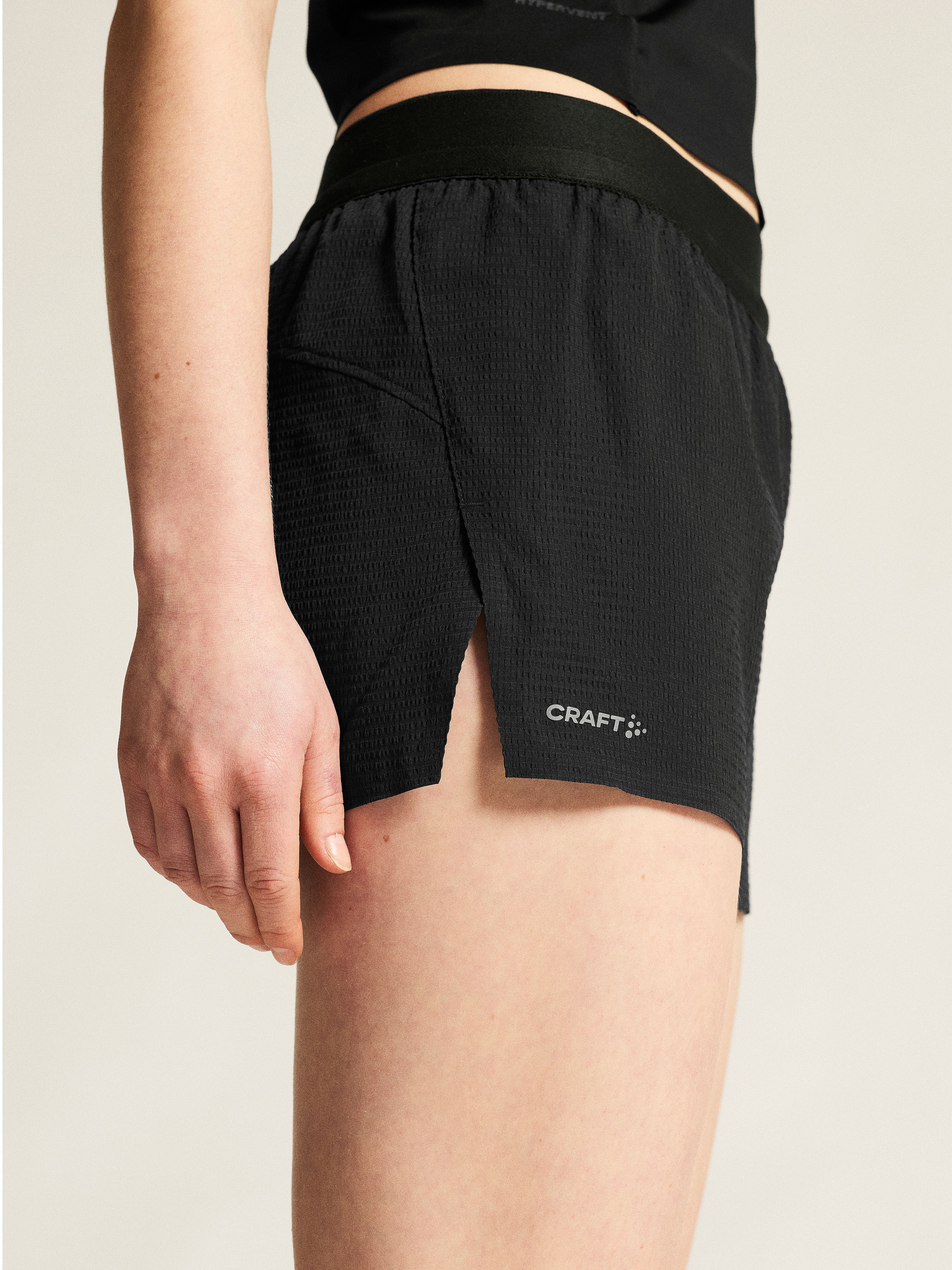 143197-Craft-hypervent-hardloopbroek-kort-dames-black-afbeelding-7