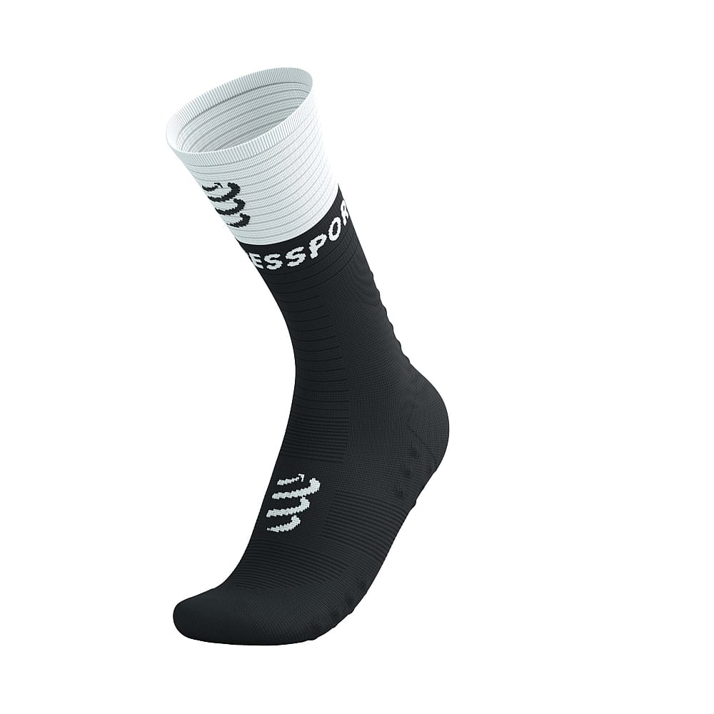 116053-Compressport-Mid-compression-socks-v2.0-zwartwit-afbeelding-4