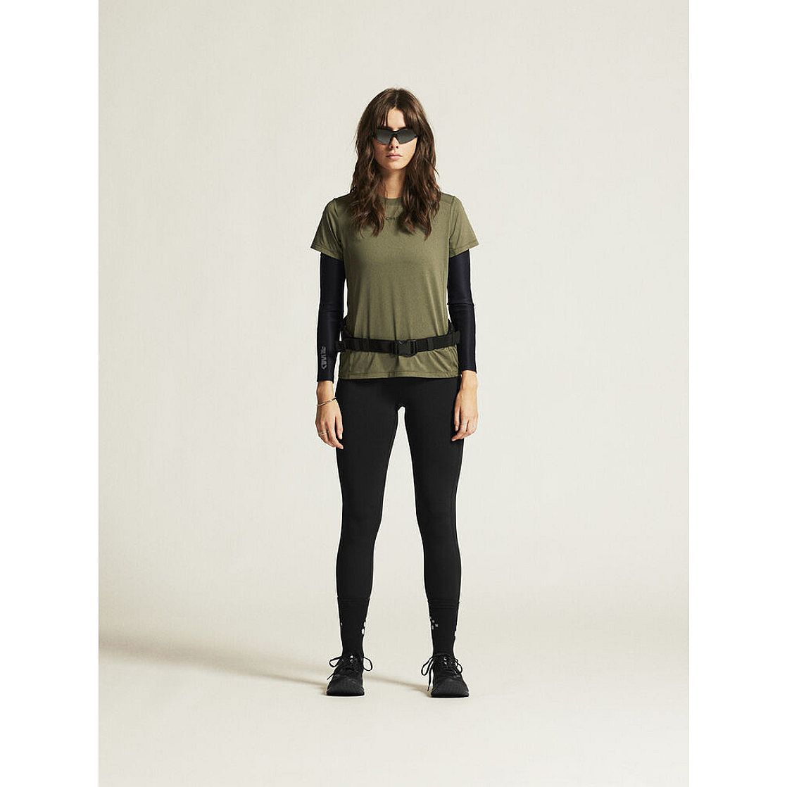 115183-Craft-ADV-Essence-2-hardloopshirt-korte-mouw-donkergroen-dames-afbeelding-2