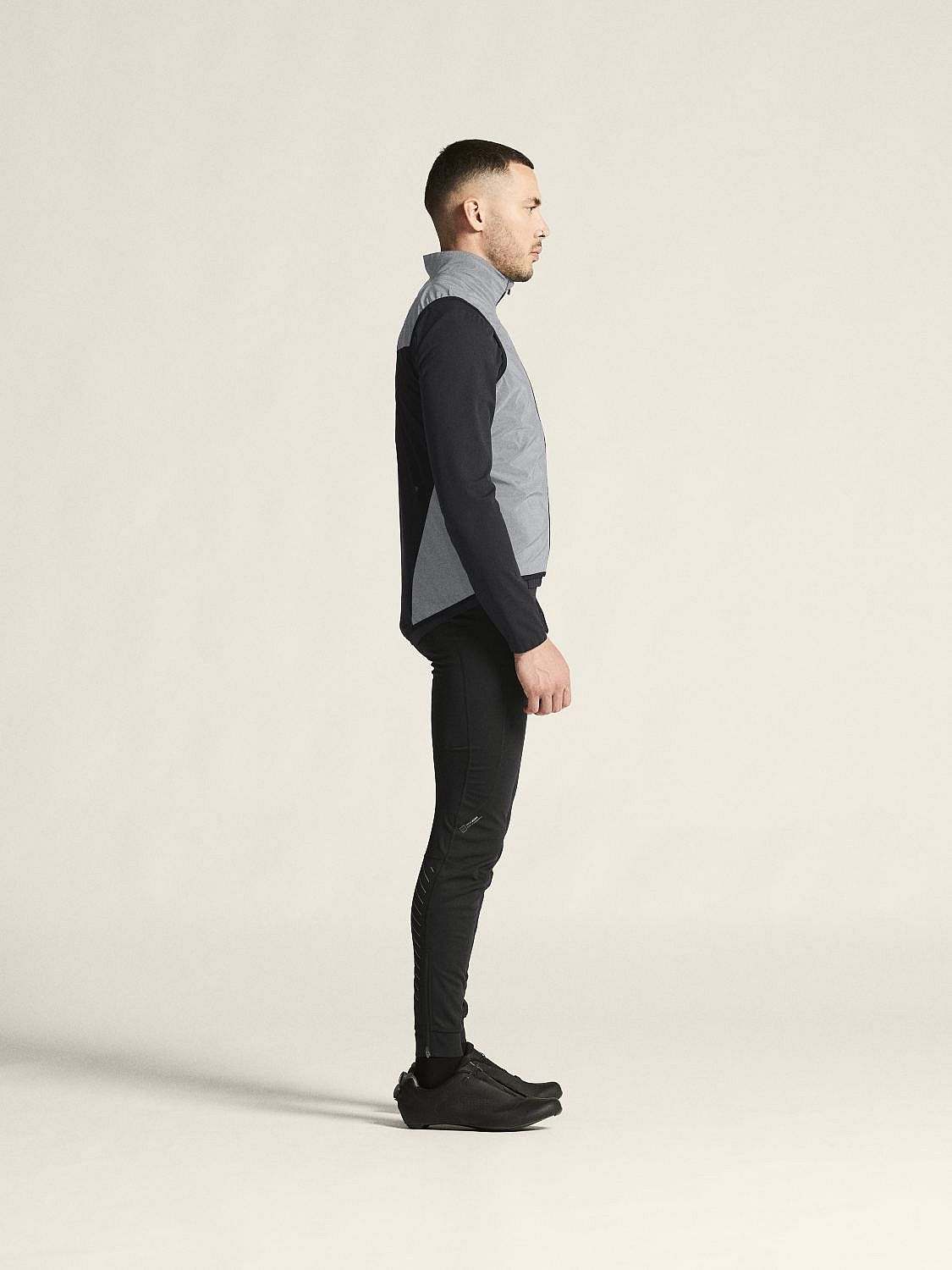 119608-Craft-Advanced-Essence-Lumen-Wind-fietsvest-mouwloos-grijs-heren-afbeelding-3