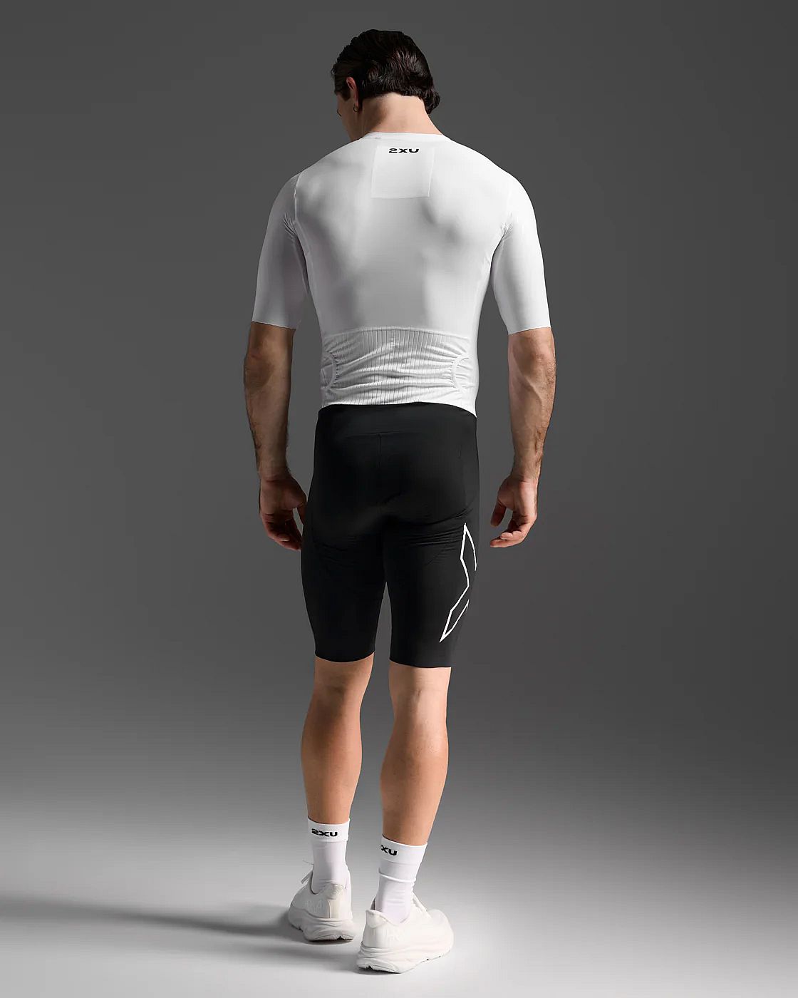 114730-2XU-Light-Speed-React-Sleeved-Trisuit-BlackWhite-heren-afbeelding-2