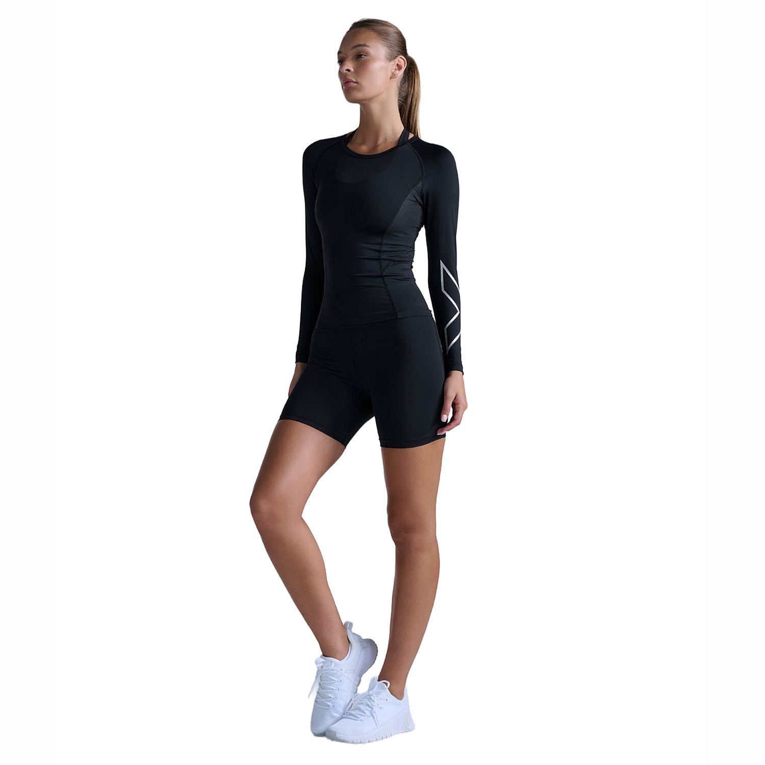 141888-2XU-Core-compression-hardloopshirt-lange-mouw-Black-dames-afbeelding-2