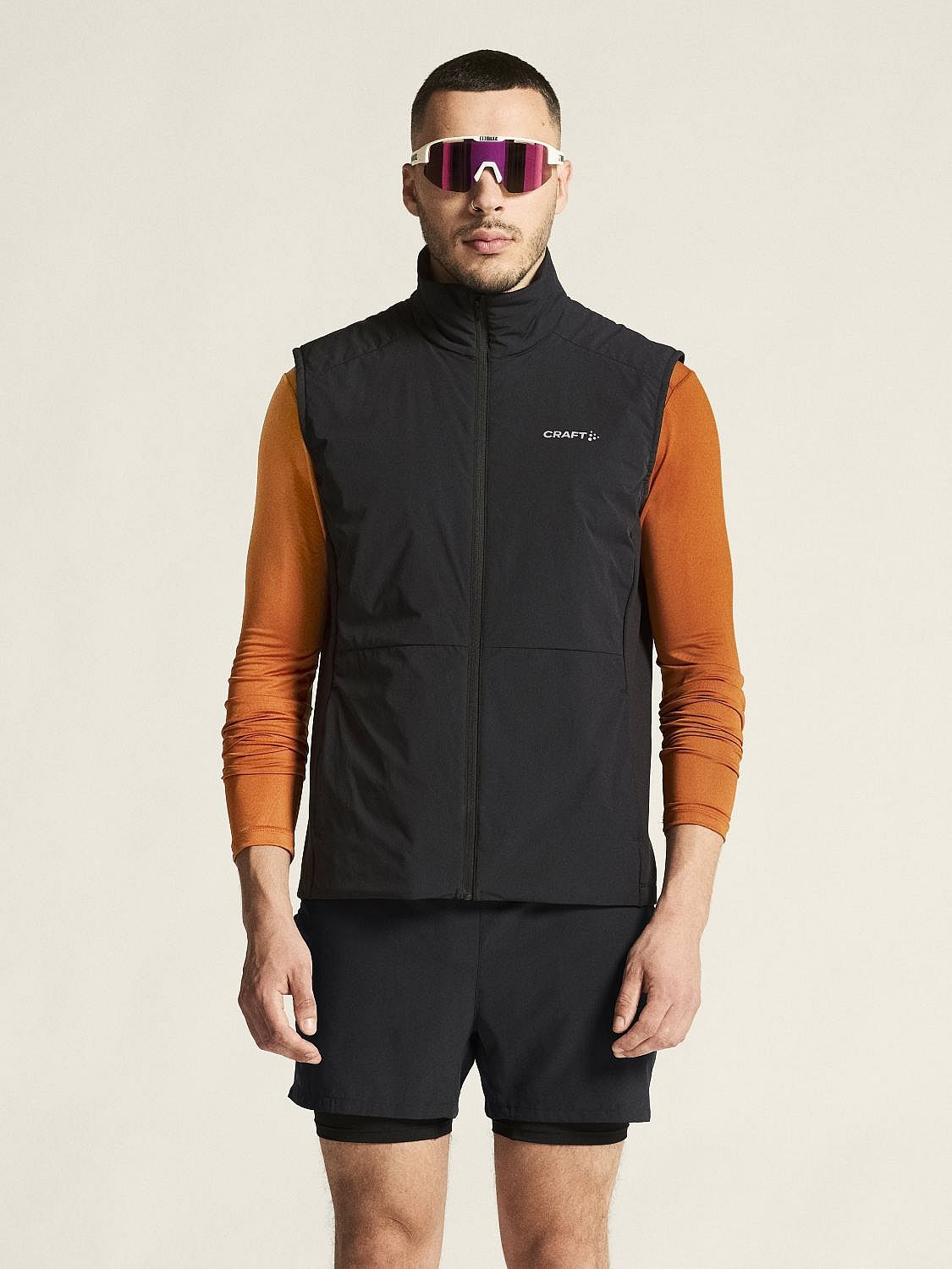 120219-Craft-ADV-Essence-Warm-2-hardloopvest-mouwloos-zwart-heren-afbeelding-5