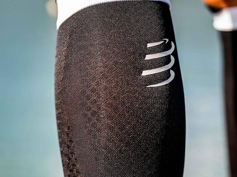 115780-Compressport-R2-3.0-zwartwit-afbeelding-6