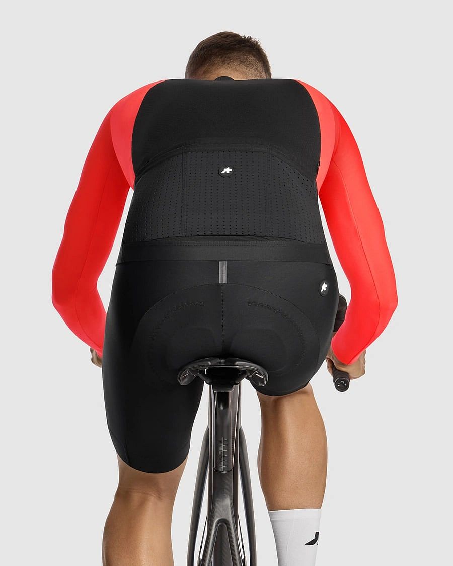 118333-Assos-Equipe-R-springfall-S11-gilet-lolly-red-heren-afbeelding-5