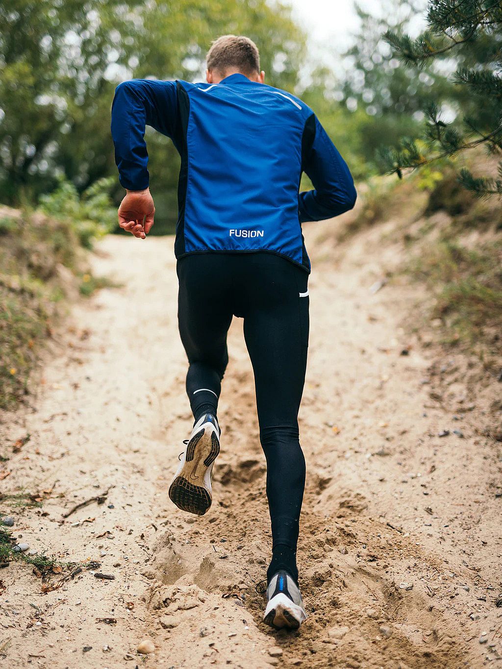 94365-Fusion-S1-Run-Jacket-donkerblauw-heren-afbeelding-5