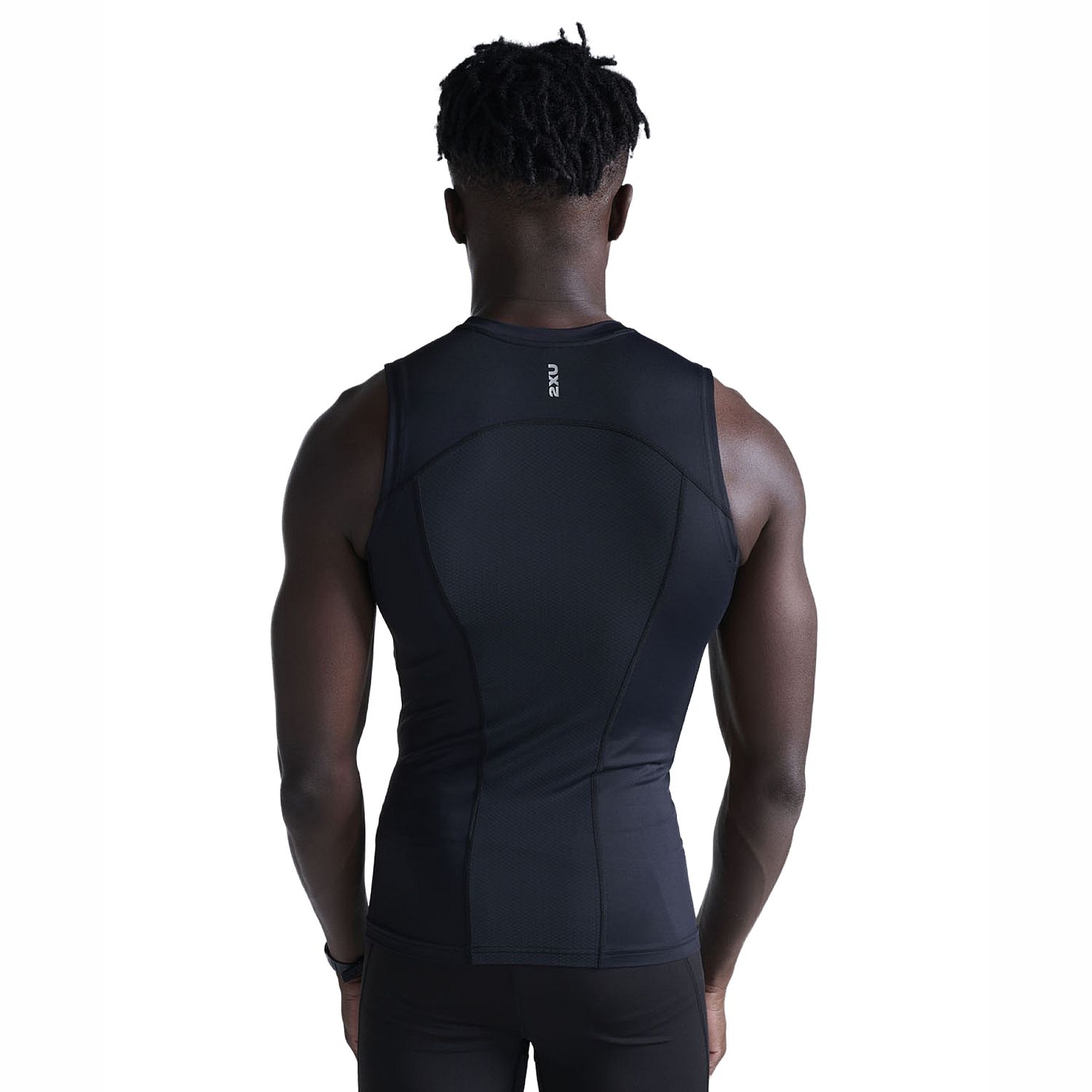 141834-2XU-Core-Compression-hardloopshirt-mouwloos-BlackSilver-heren-afbeelding-5