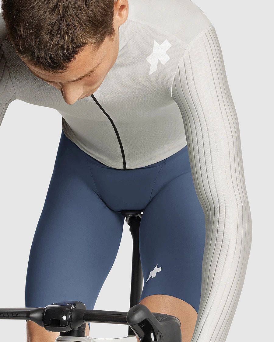 145748-Assos-Equipe-RS-S11-fietsshirt-Almond-Milk-heren-afbeelding-8