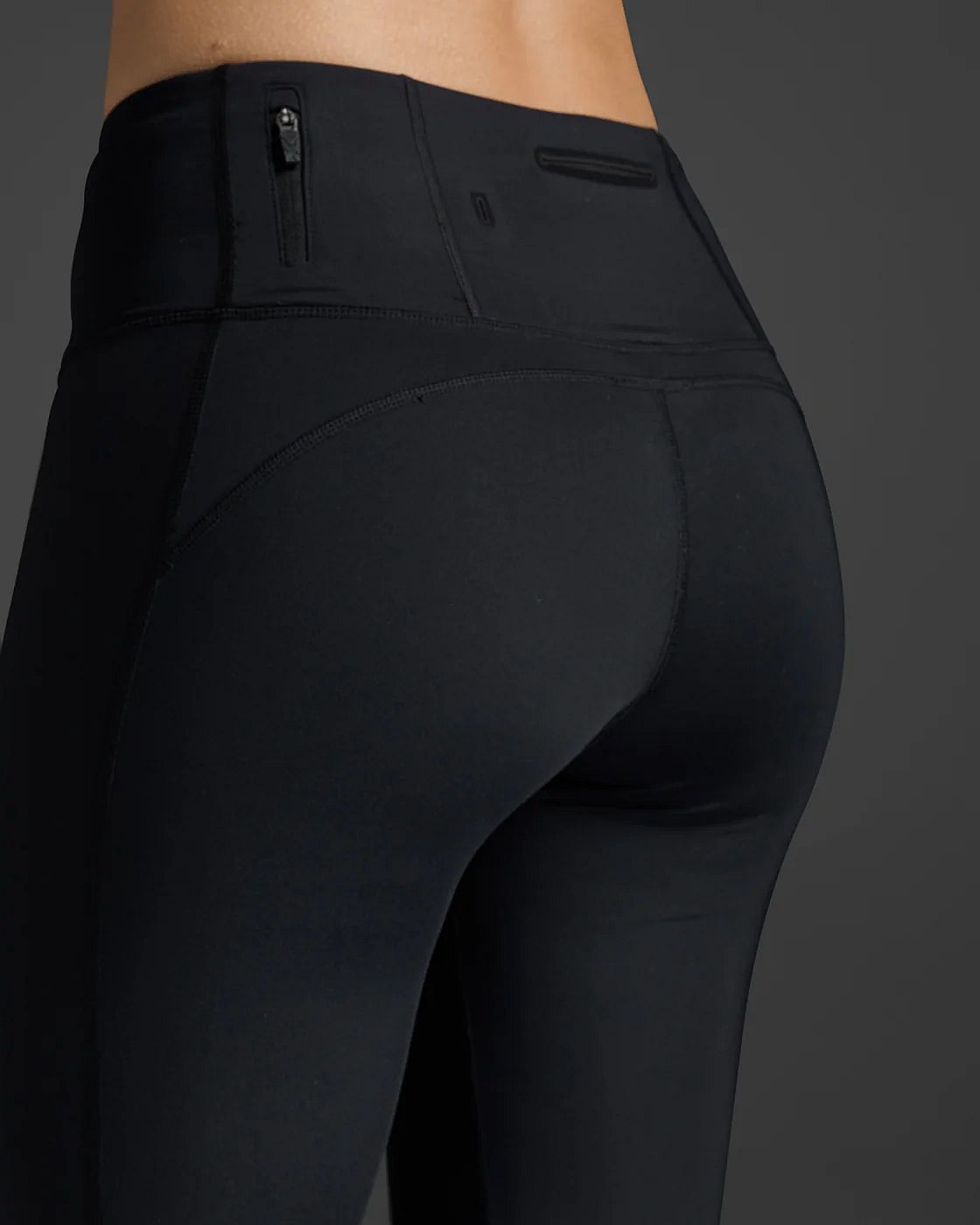 113288-2XU-Light-Speed-Mid-Rise-Compression-hardloopbroek-Zwart-Reflecterend-Dames-afbeelding-5