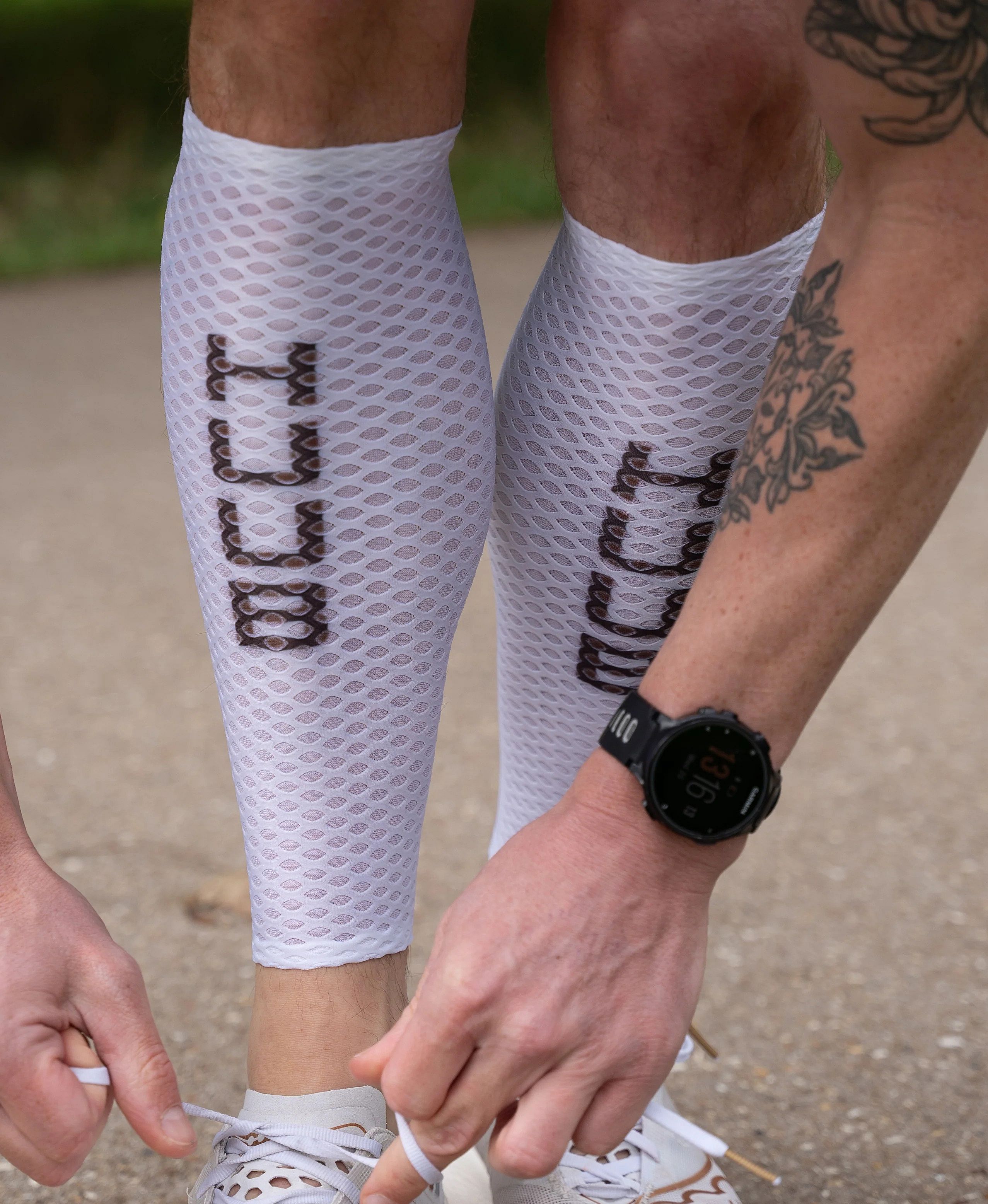 143720-Huub-Aero-calf-sleeve-wit-afbeelding-2