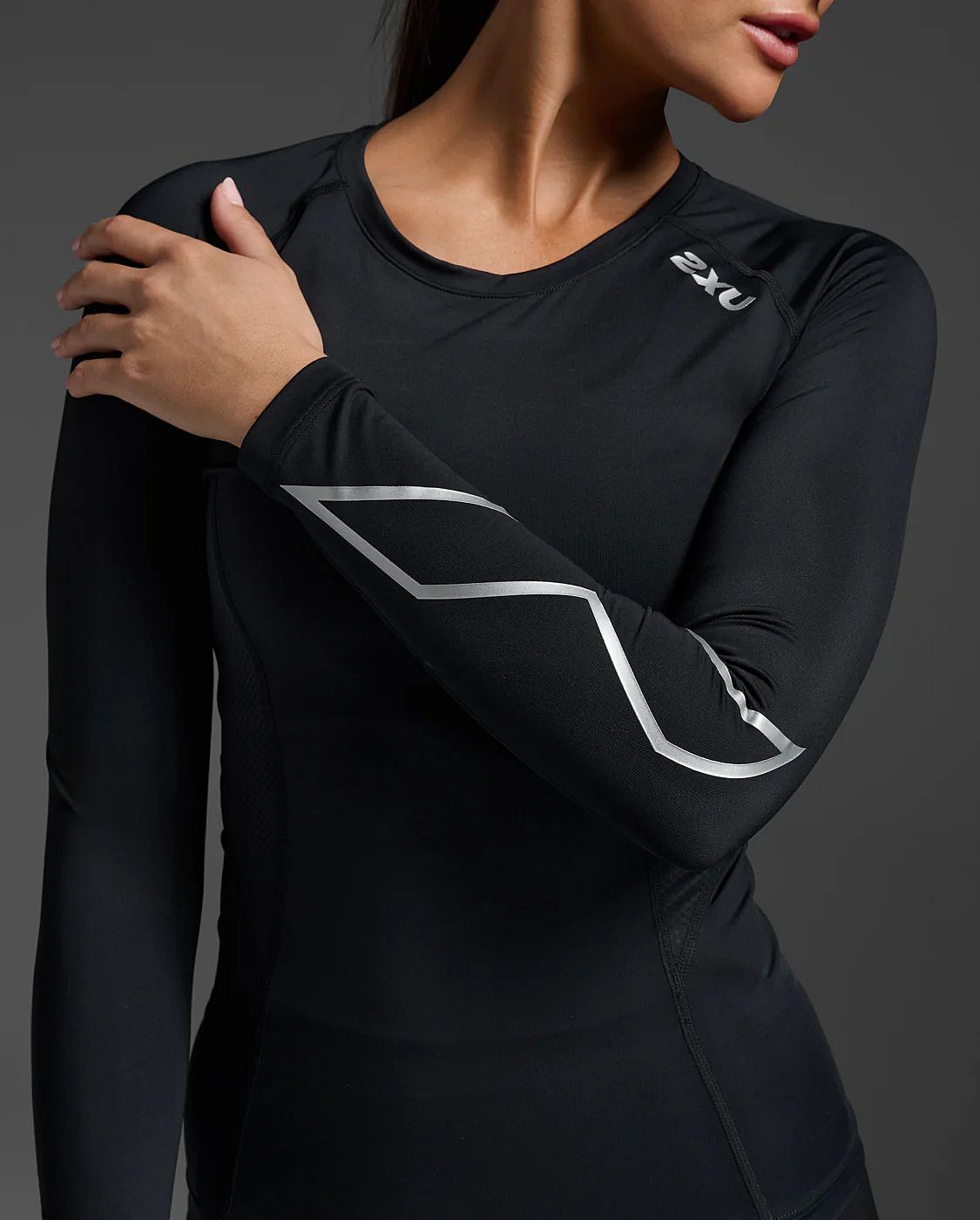 113057-2XU-Core-Compression-hardloopshirt-lange-mouw-BlackSilver-Dames-afbeelding-3