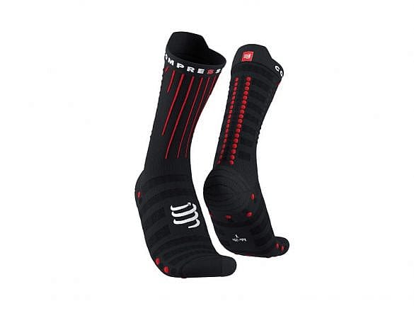 XU00054B_906-zwart-Compressport-Aero-hardloopsokken-zwart-afbeelding-1