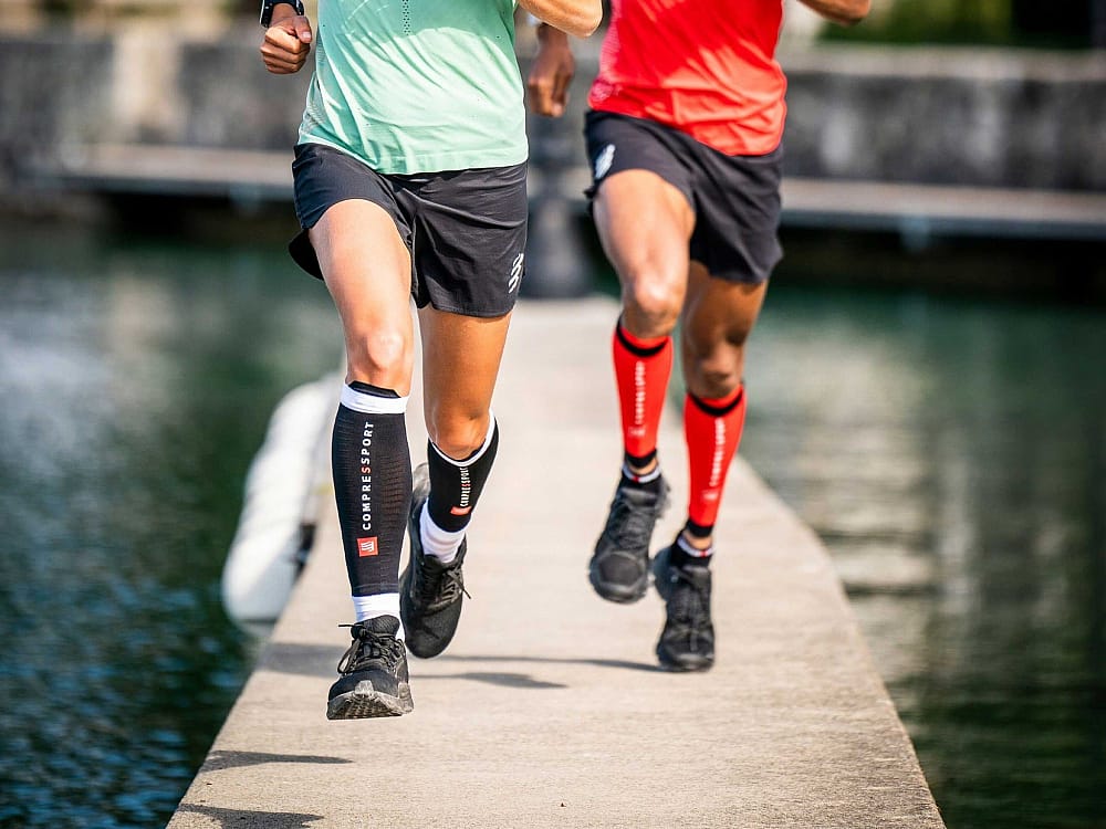 115780-Compressport-R2-3.0-zwartwit-afbeelding-3