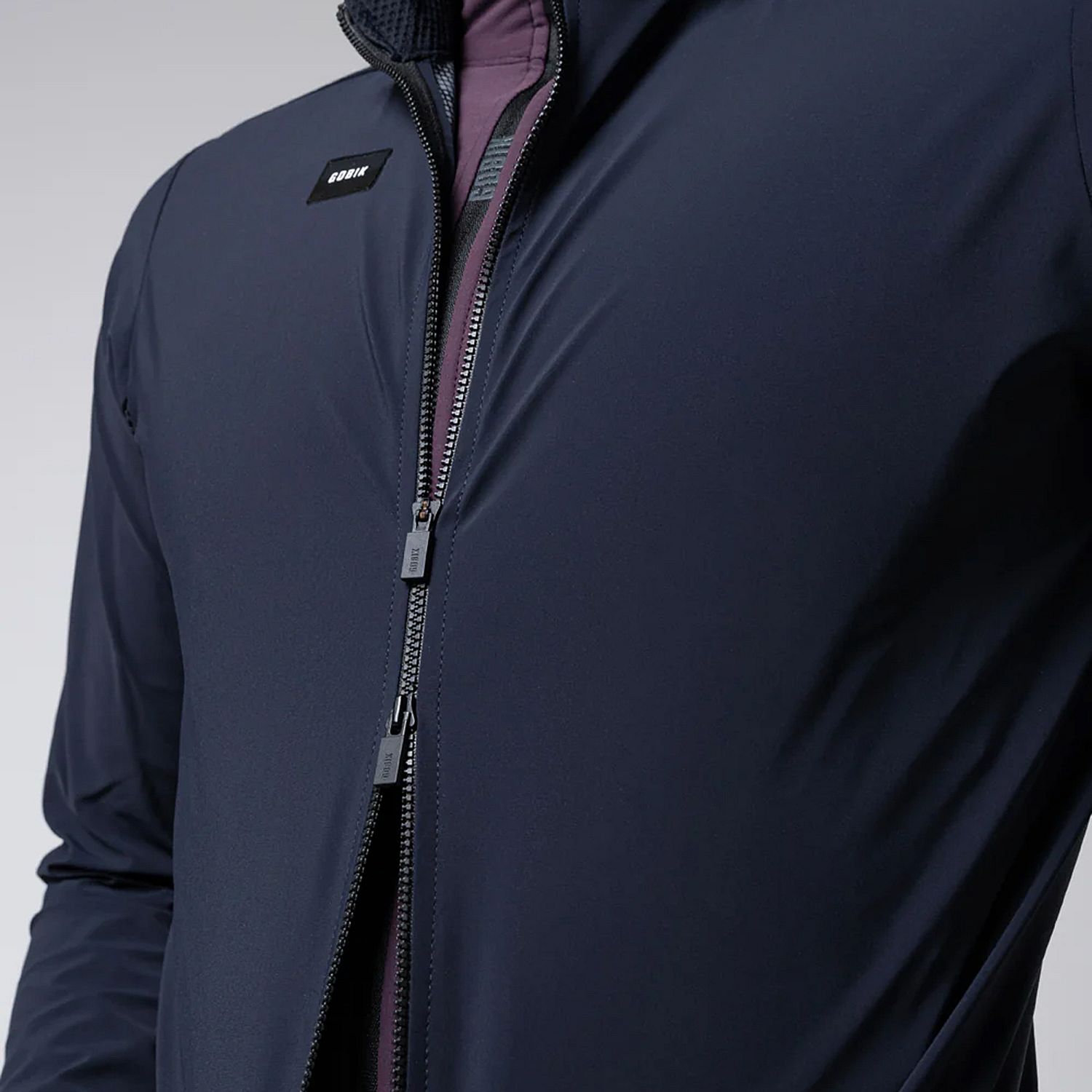 106575-Gobik-Selkie-Ultrablue-waterdichte-fietsjas-unisex-afbeelding-2