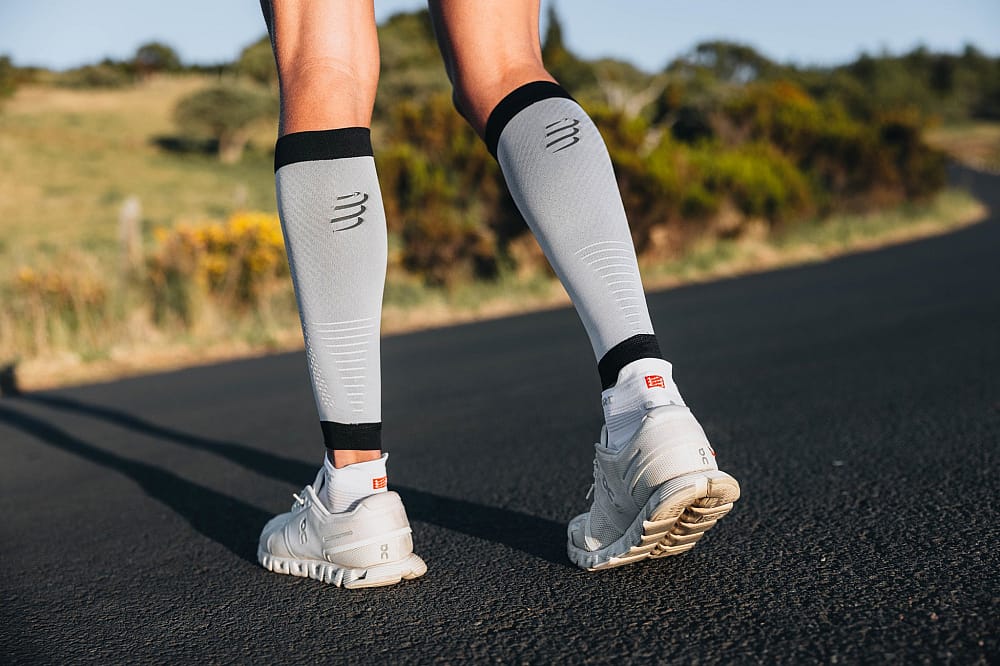 116029-Compressport-R2-3.0-grijs-afbeelding-4