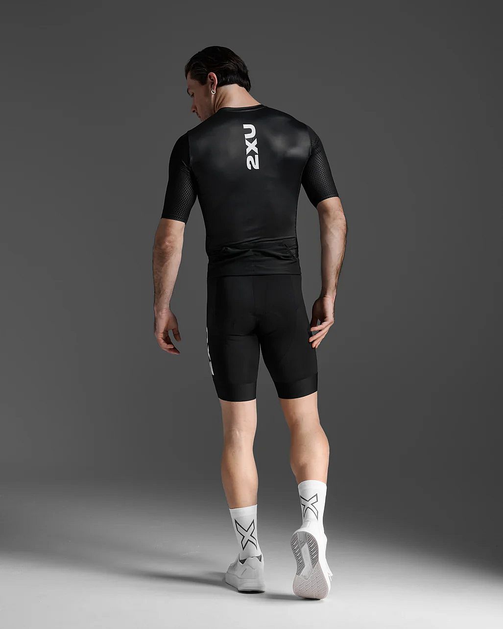 113335-2XU-Aero-Hex-Tri-top-korte-mouw-BlackWhite-Heren-afbeelding-3