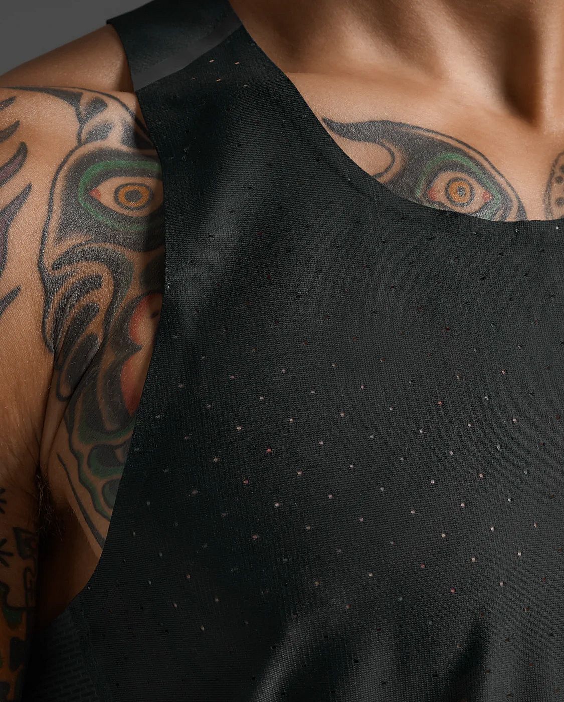 113505-2XU-Light-Speed-React-hardloopsinglet-Zwart-Reflecterend-Heren-afbeelding-6