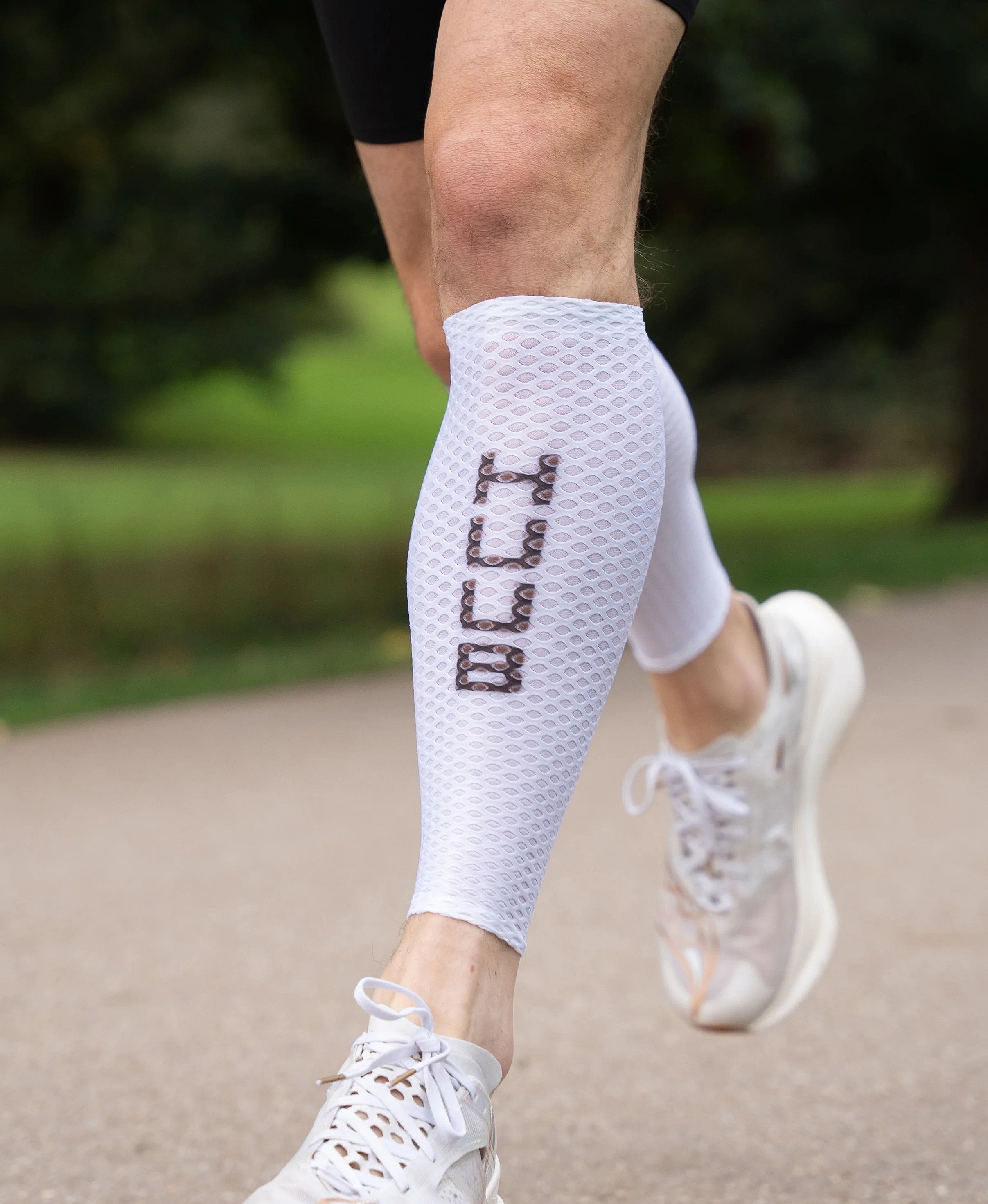 143720-Huub-Aero-calf-sleeve-wit-afbeelding-3