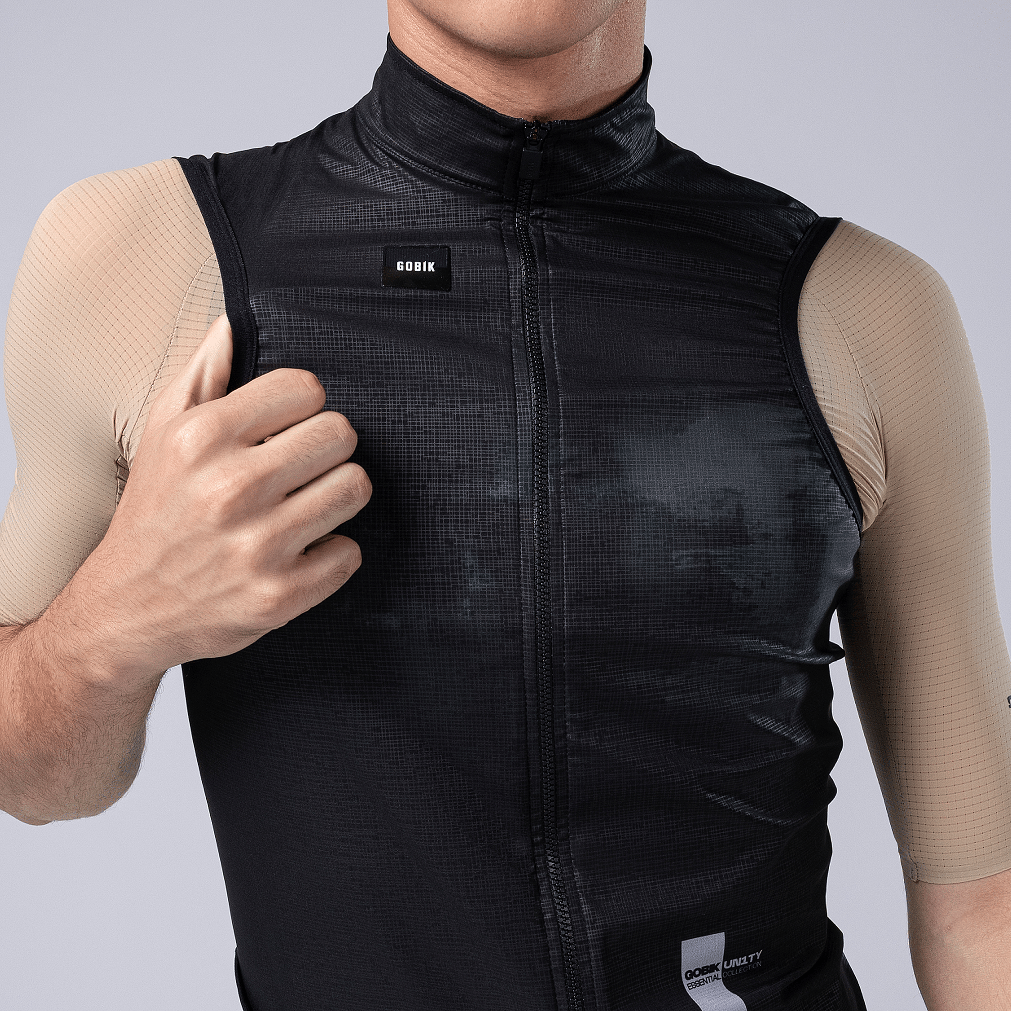 141593-Gobik-fietsvest-plus-2.0-blackcurrant-heren-afbeelding-5