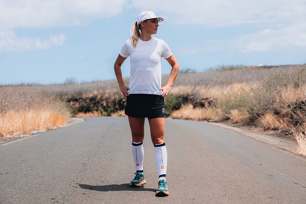 115786-Compressport-R2-3.0-witzwart-afbeelding-2