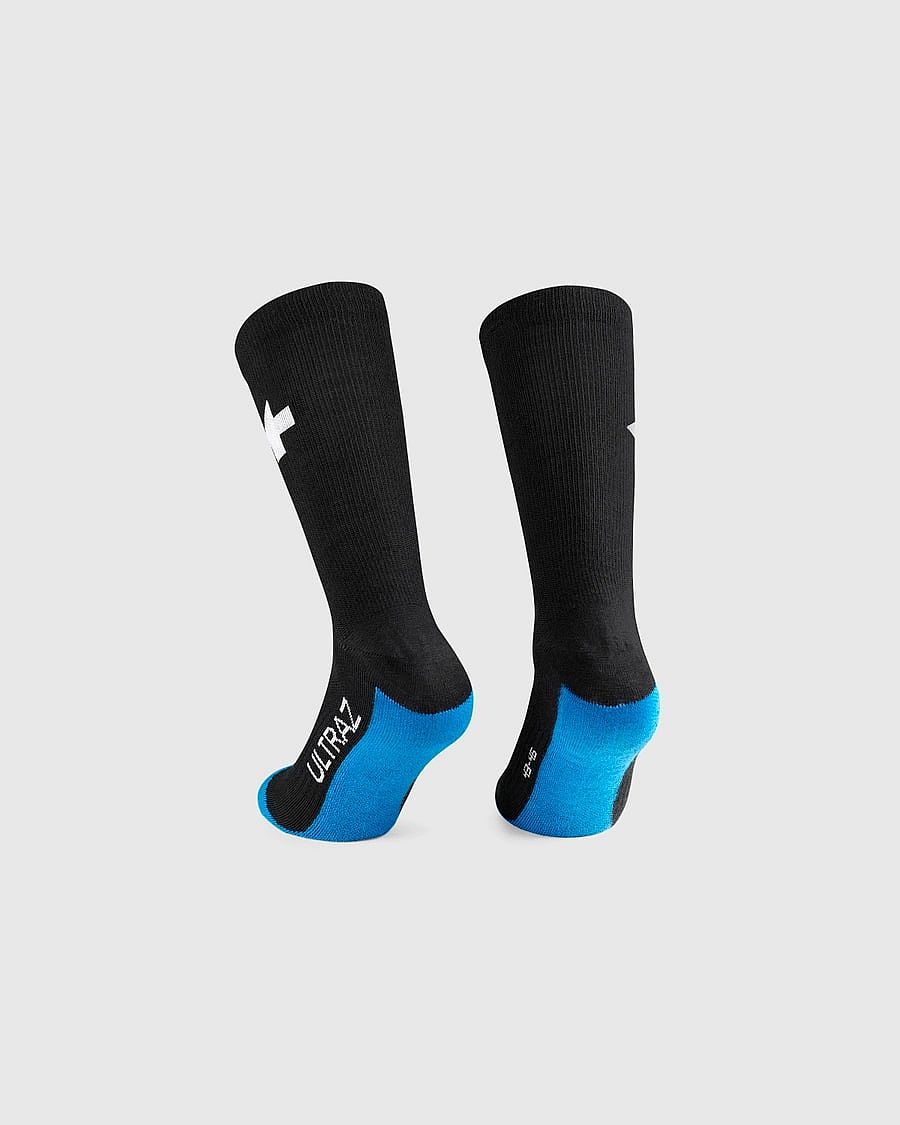 119807-Assos-Ultraz-winter-P1-fietssokken-zwartblauw-unisex-afbeelding-2