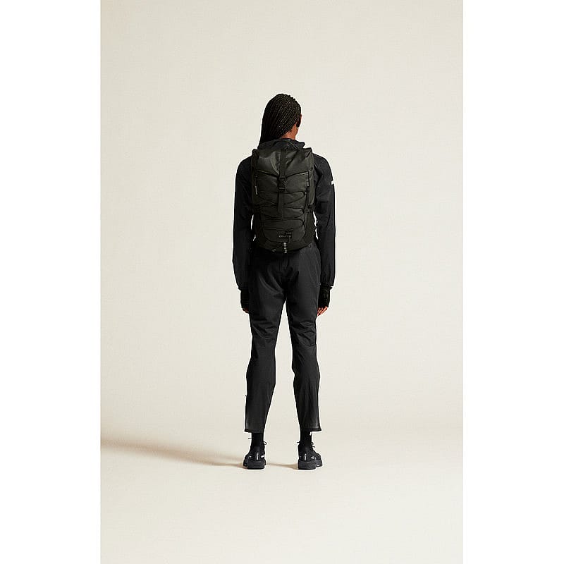 104604-Craft-PRO-Hydro-licht-gewicht-hardloopjack-zwart-dames-afbeelding-7