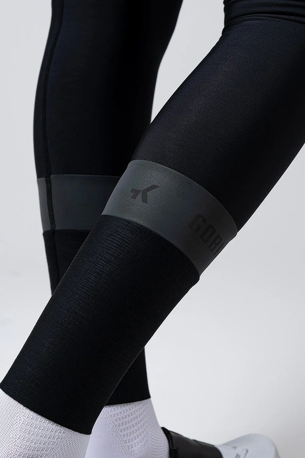 115644-Gobik-Kaba-2.0-beenwarmers-zwart-unisex-afbeelding-6