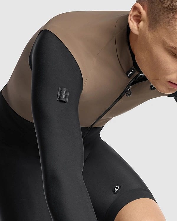 118644-Assos-Mille-GTS-springfall-S11-gilet-terra-sand-heren-afbeelding-8