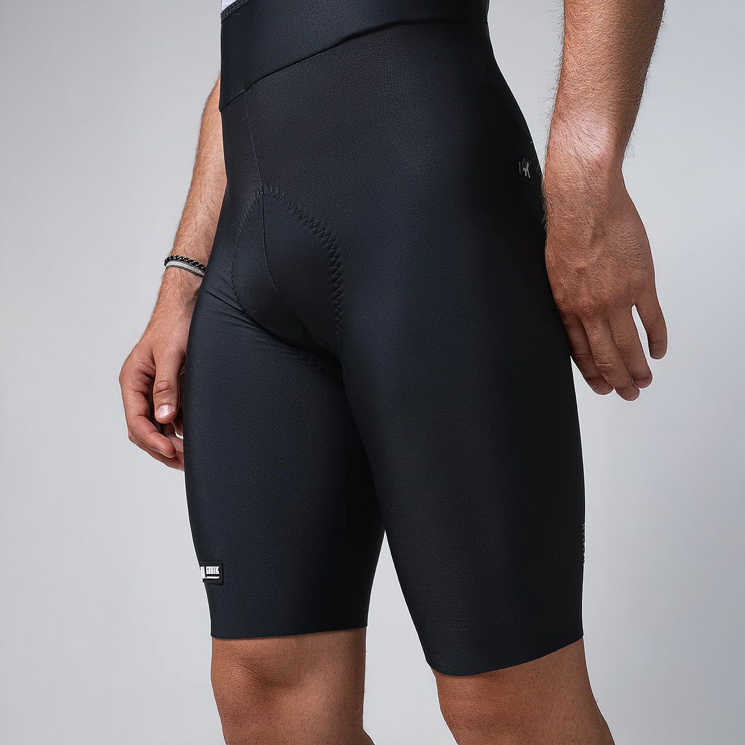 106356-Gobik-Artic-Stride-bibshort-zwart-heren-afbeelding-2