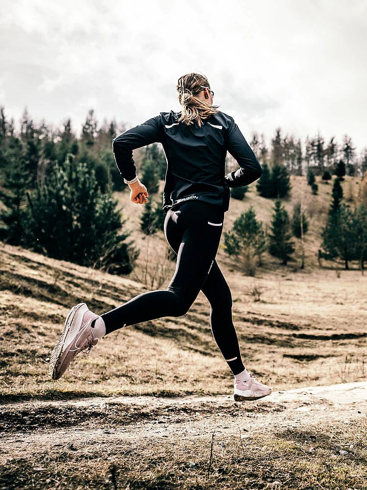 88449-Fusion-S1-Run-Jacket-zwart-dames-afbeelding-3