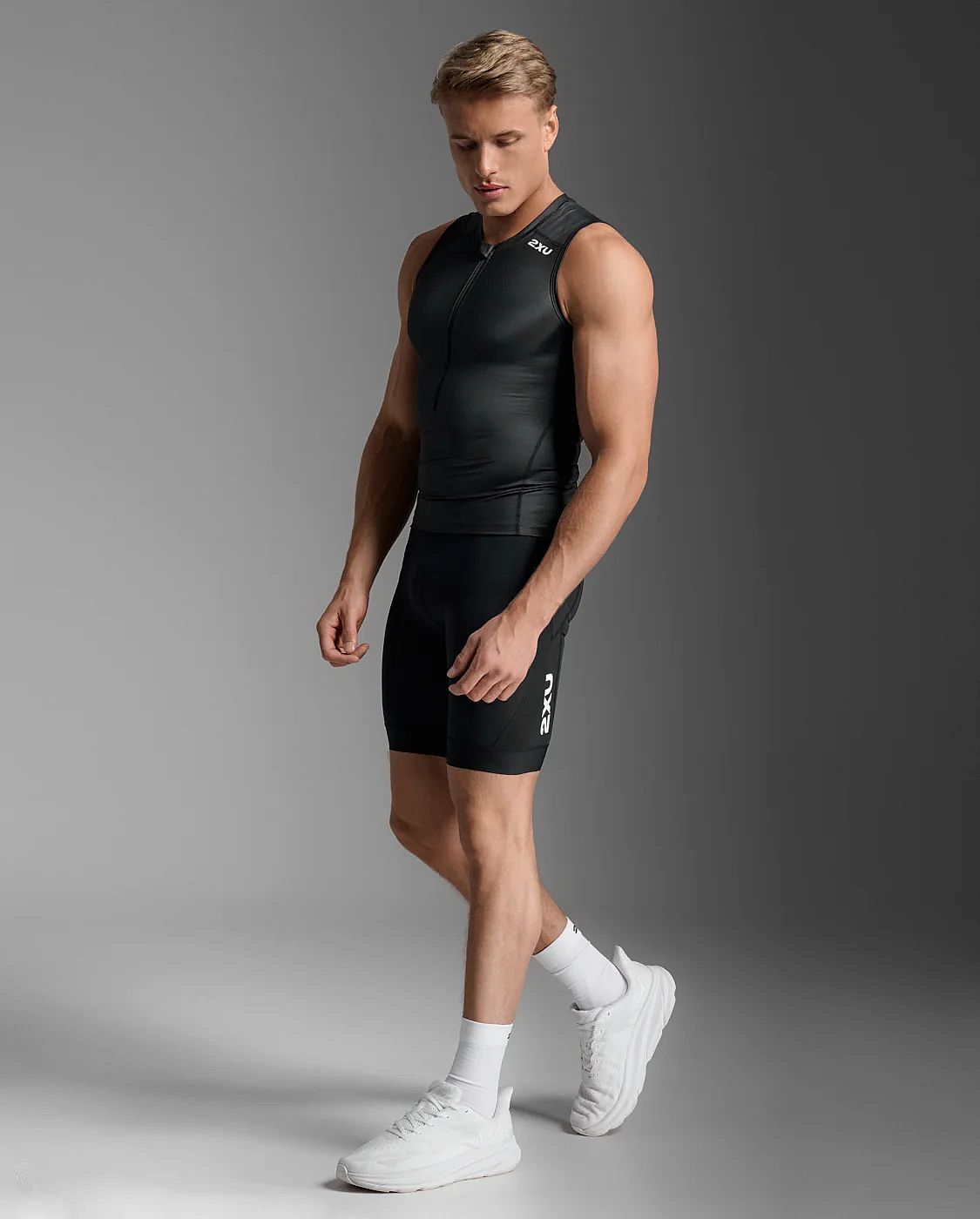 113370-2XU-Core-Tri-Tank-mouwloos-BlackWhite-Heren-afbeelding-2