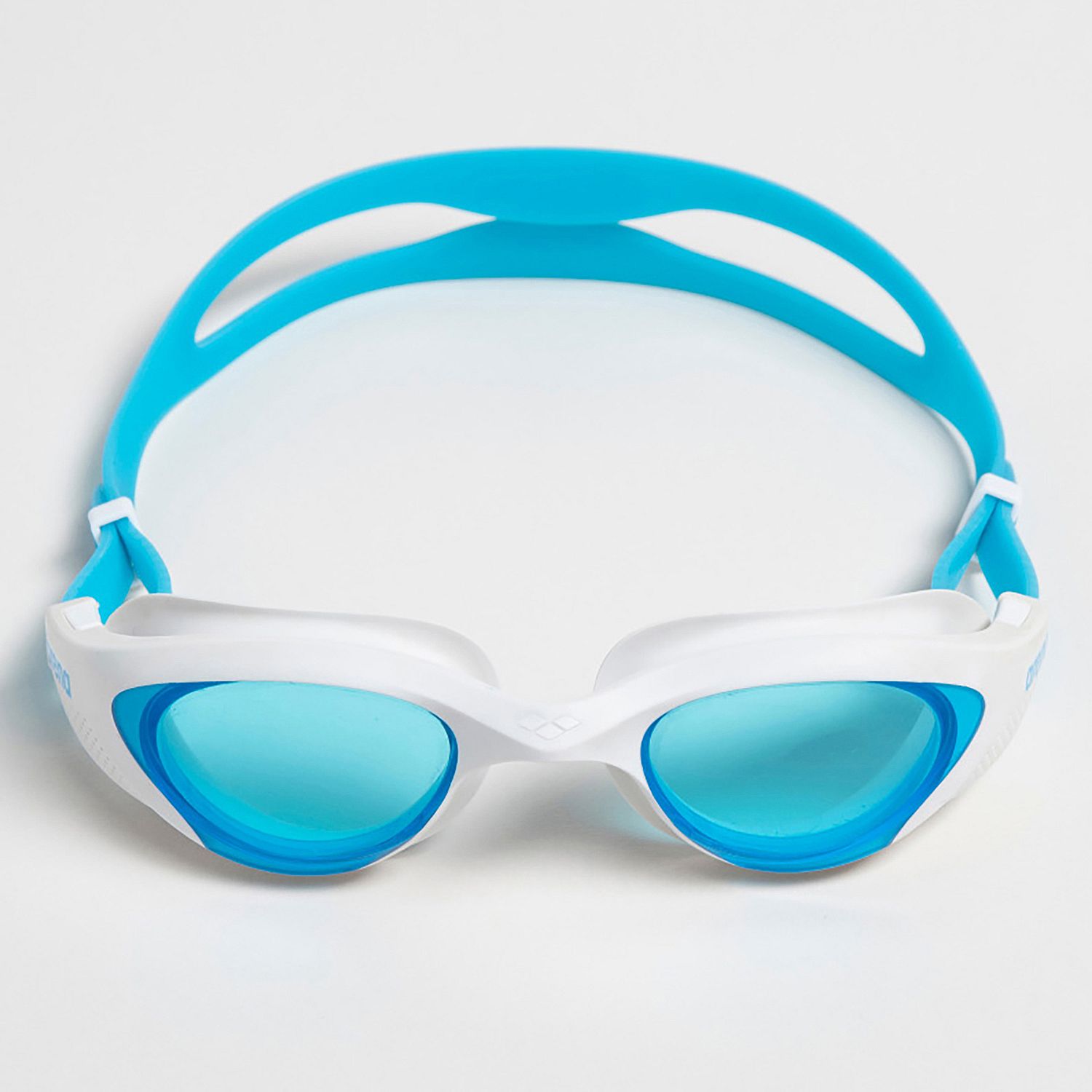 105286-Arena-The-One-zwembril-light-bluewhite-afbeelding-4