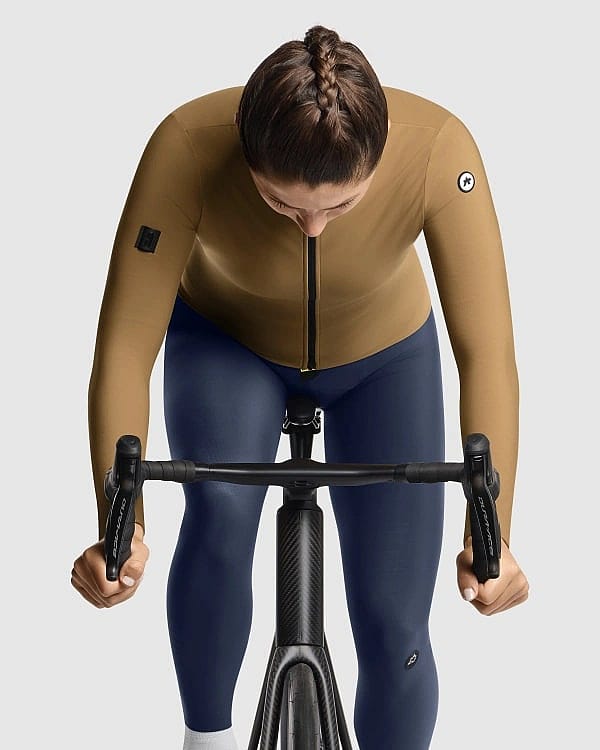118712-Assos-UMA-GT-springfall-fietsshirt-lange-mouw-C2-bronze-ash-dames-afbeelding-5