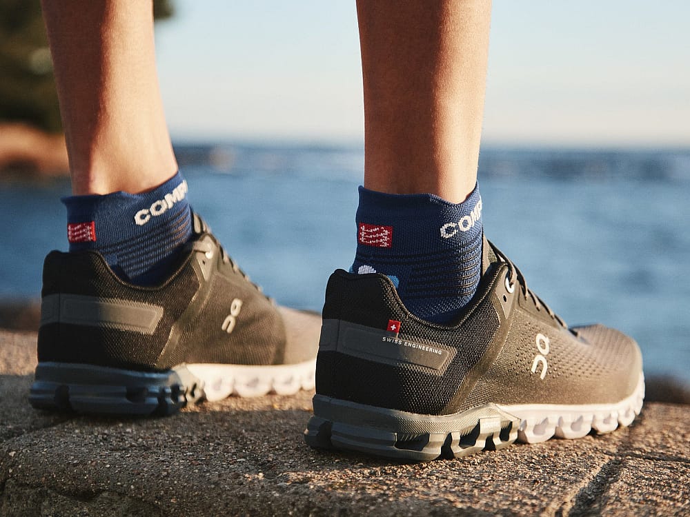 116042-Compressport-Pro-racing-v4.0-low-hardloopsokken-blauw-afbeelding-4