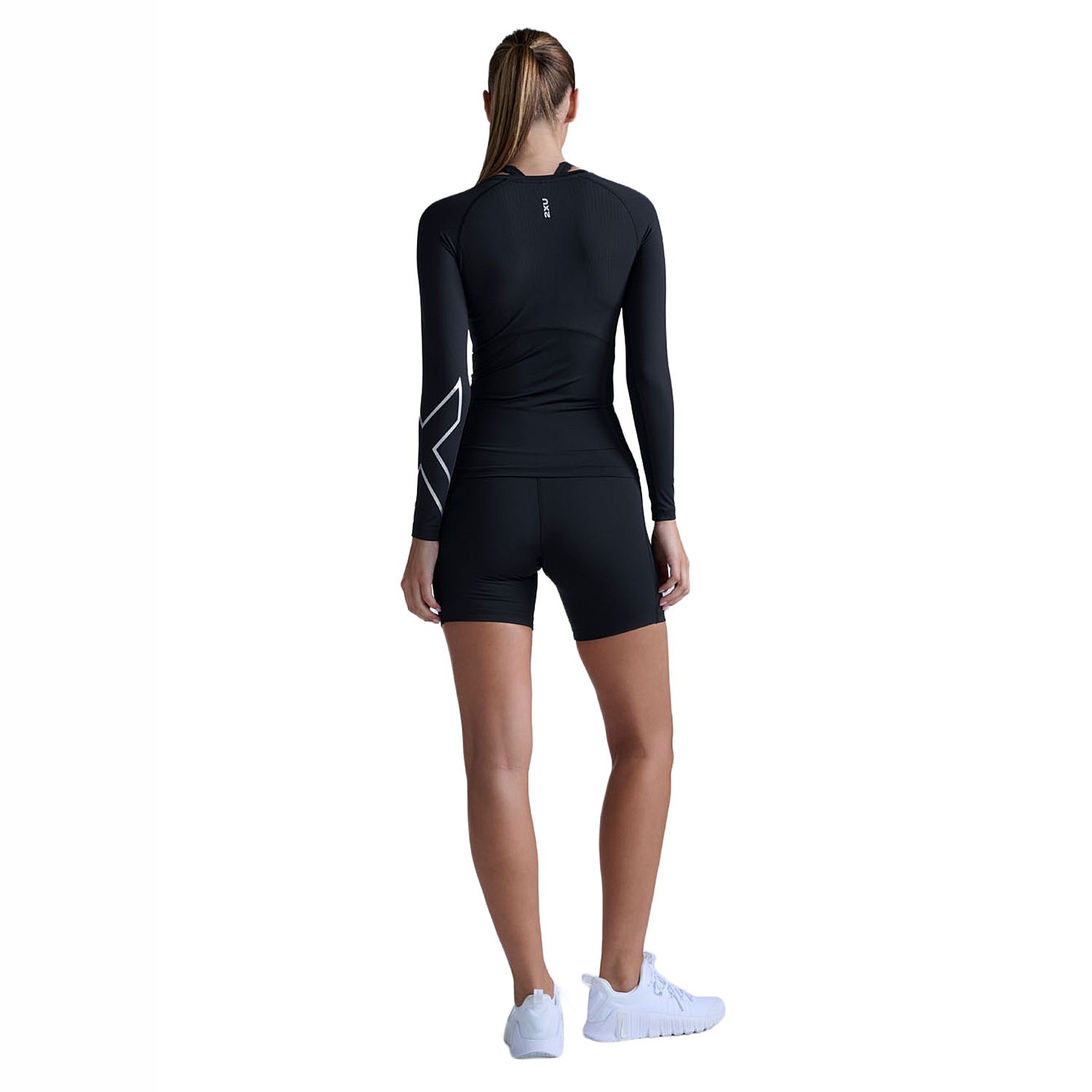 141888-2XU-Core-compression-hardloopshirt-lange-mouw-Black-dames-afbeelding-3
