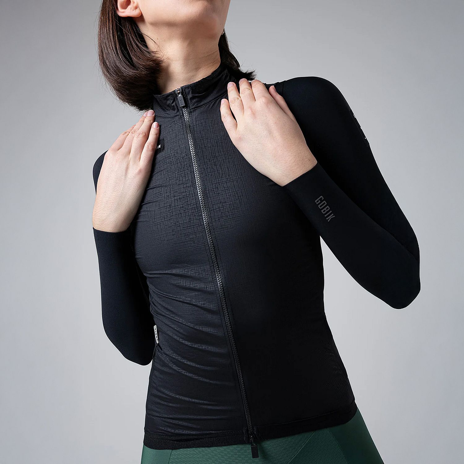 105864-Gobik-fietsvest-vector-2.0-crow-dames-afbeelding-4