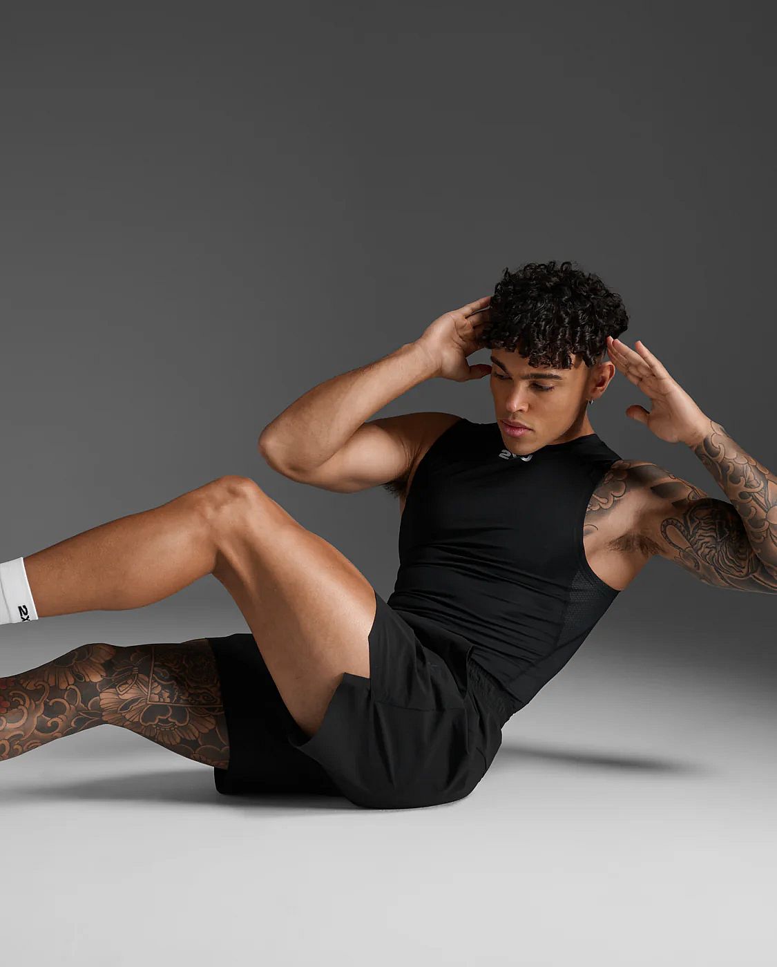 113451-2XU-Core-Compression-hardloopshirt-mouwloos-BlackSilver-Heren-afbeelding-6