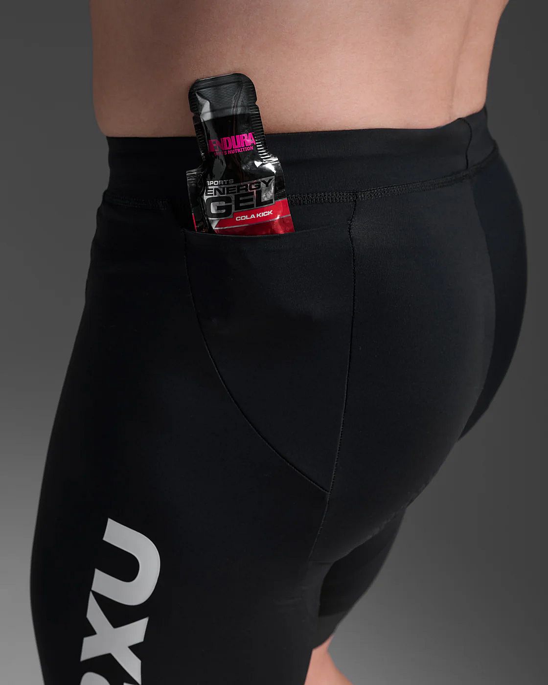 114739-2XU-Aero-9-inch-Tri-Shorts-BlackWhite-heren-afbeelding-5