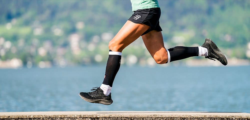 115777-Compressport-R2-3.0-zwartwit-afbeelding-5