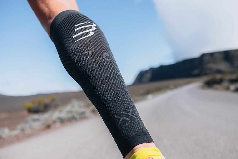 115772-Compressport-R2-Oxygen-zwartgrijs-afbeelding-6
