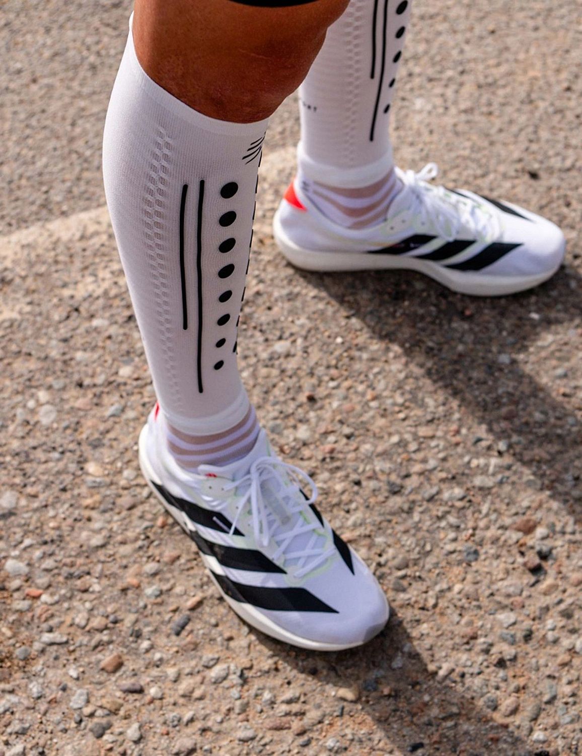 143693-Compressport-Aero-2.0-compressie-sleeves-witzwart-afbeelding-5