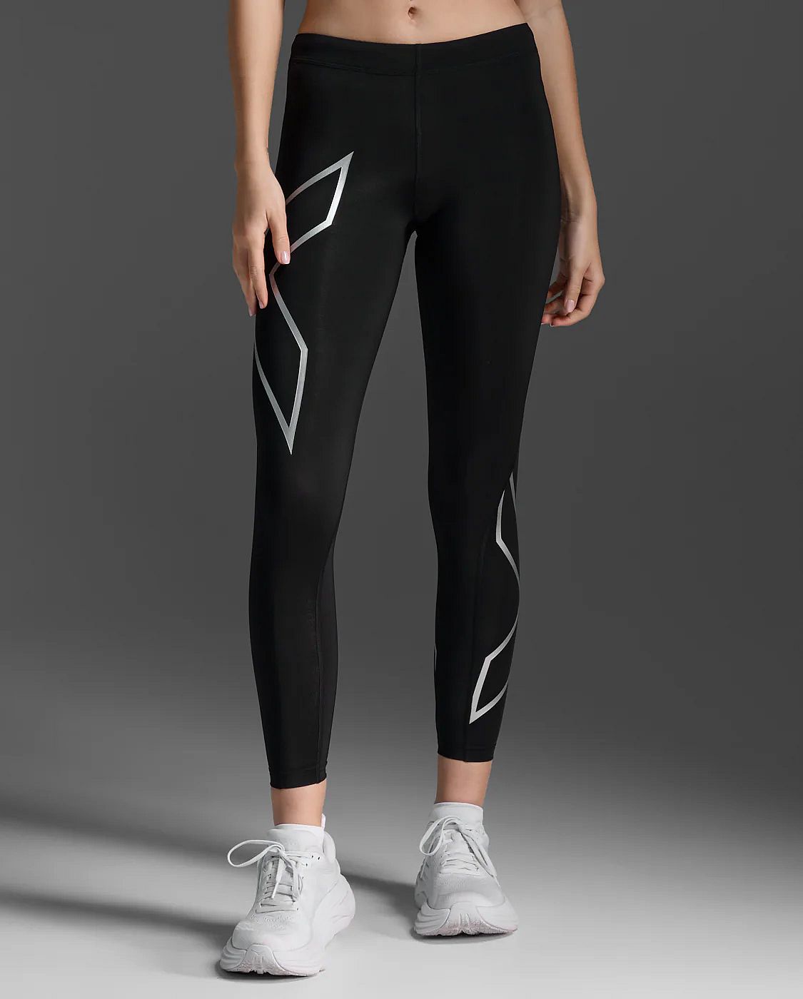 113083-2XU-Core-Compression-hardloopsbroek-BlackSilver-Dames-afbeelding-6