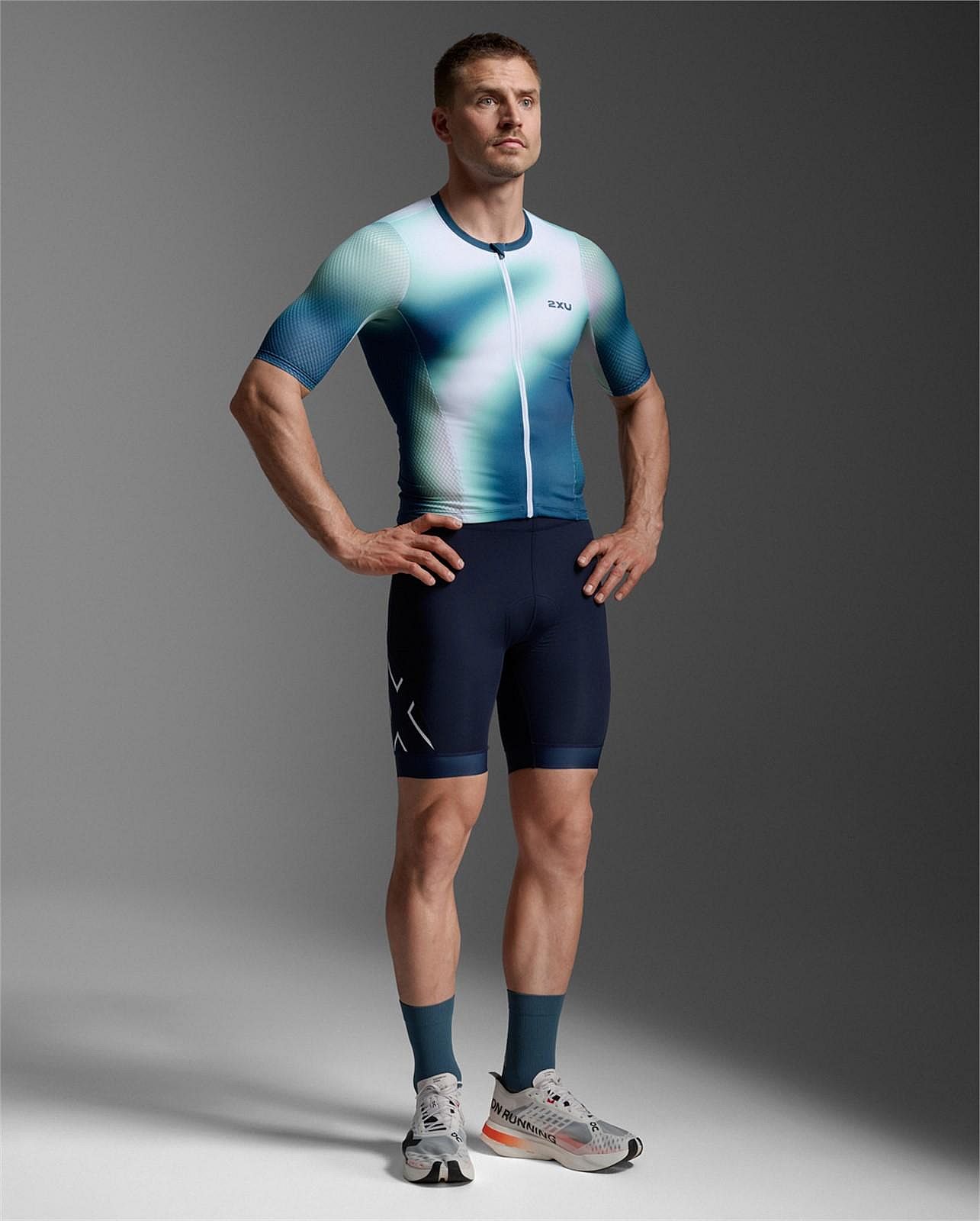 143269-2XU-Core-Tri-8-Inch-Shorts-midnightwhite-Heren-afbeelding-6