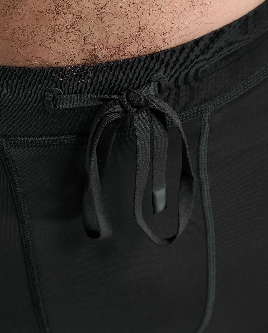 113647-2XU-Aero-Mesh-Compression-hardloopbroek-BlackSilver-Reflective-Heren-afbeelding-7