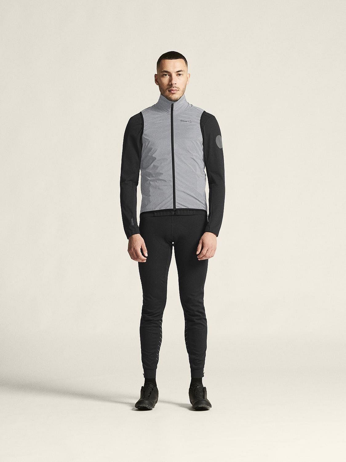 119607-Craft-Advanced-Essence-Lumen-Wind-fietsvest-mouwloos-grijs-heren-afbeelding-2