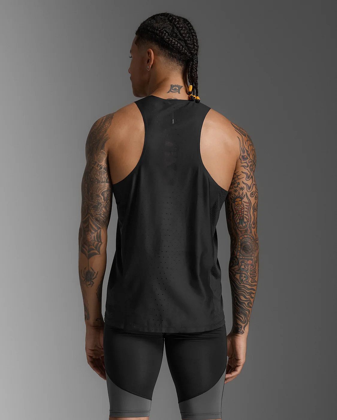 113503-2XU-Light-Speed-React-hardloopsinglet-Zwart-Reflecterend-Heren-afbeelding-4