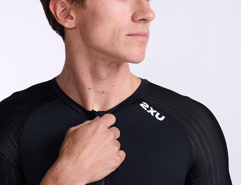 75590-2XU-Aero-trisuit-korte-mouw-zwart-heren-afbeelding-3