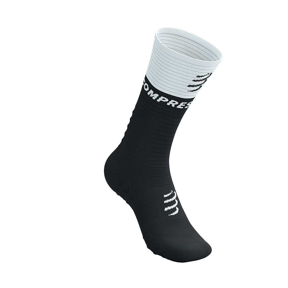 116054-Compressport-Mid-compression-socks-v2.0-zwartwit-afbeelding-2